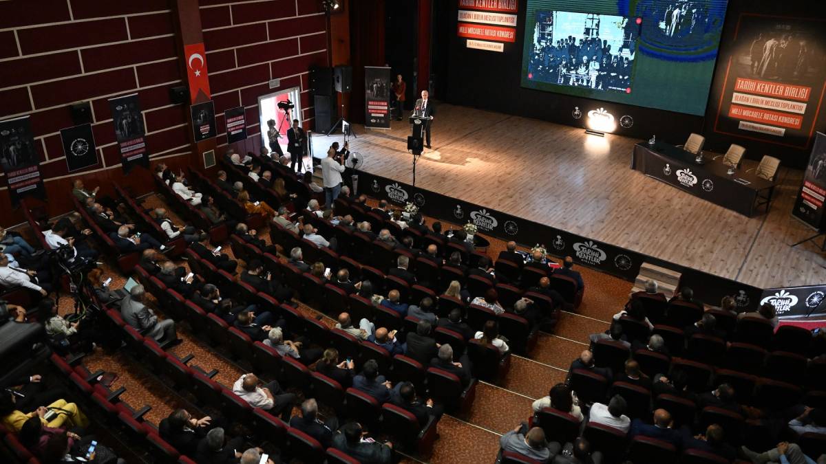 Mansur Yavaş Konya’da “Milli Mücadele Rotası Kongresi”ne katıldı