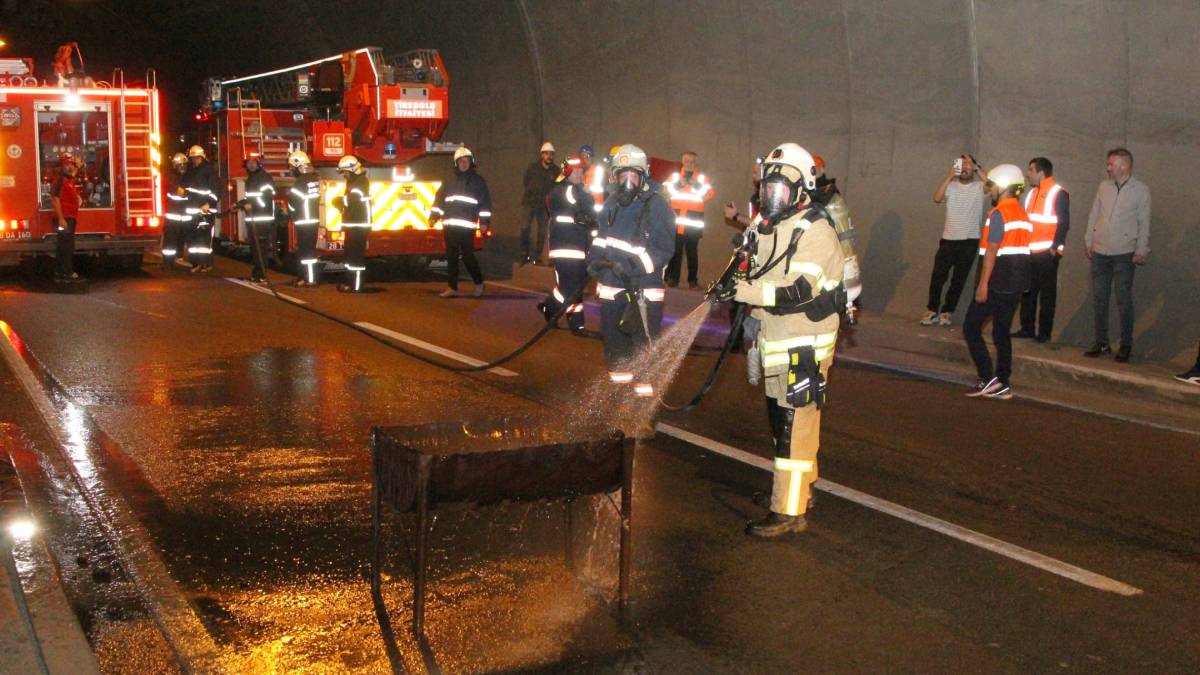 Tünel içerisinde yangın tatbikatı yapıldı
