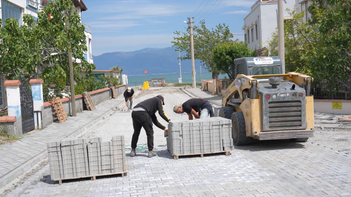 Yaz sezonu öncesi Burhaniye’de çalışmalar yoğunlaştı