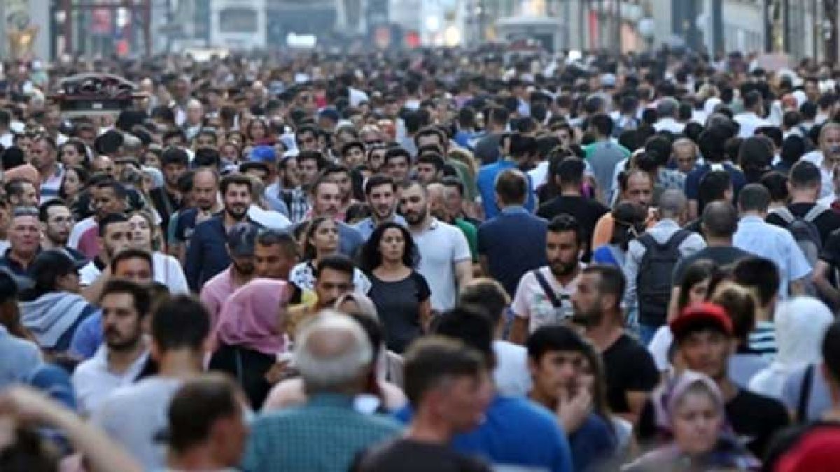 Dünyada sayısı her geçen gün artıyor! Artık daha çok gözlüklü insan göreceksiniz! İşte ülkelere göre gözlük kullanma oranı…