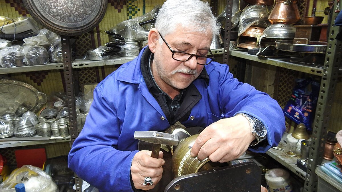 44 yıldır aynı sesi duyuyor, mesleği hevesle sürdürüyor! Bir ürün 5 ayda yapılıyor, ustalığını konuşturuyor