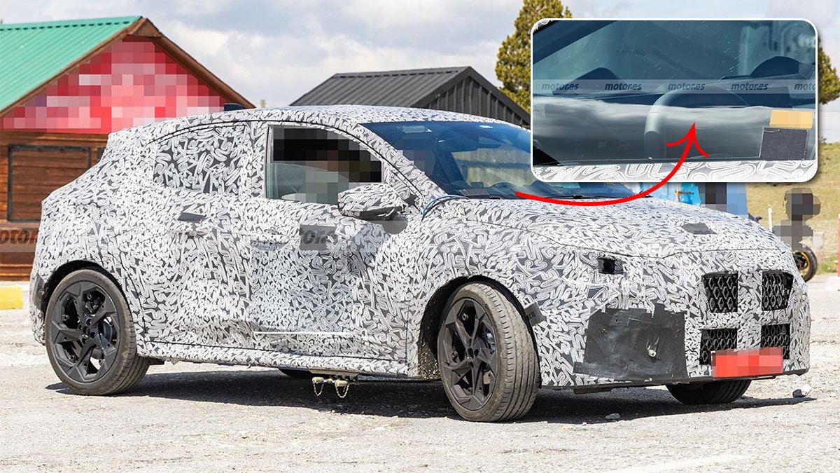 Yeni Renault Clio casuslara yakalandı!