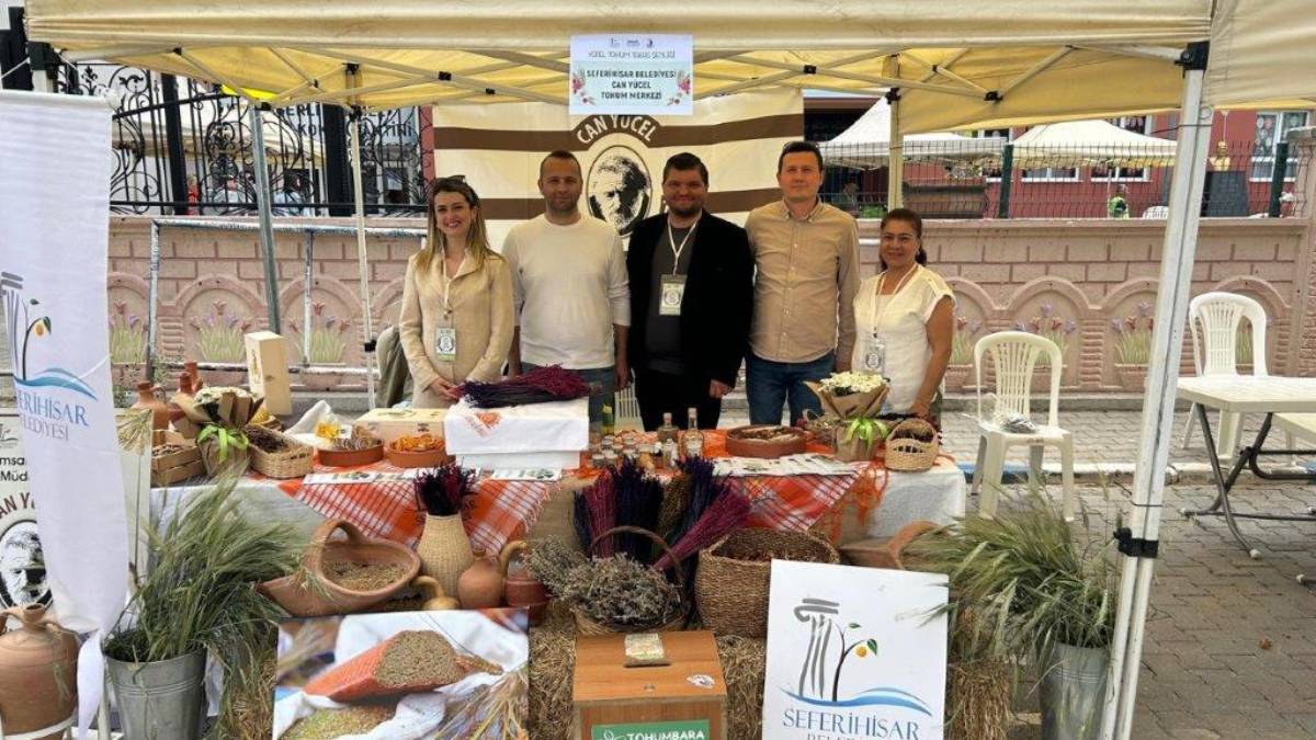 Kdz. Ereğli Belediyesi’nin Ata tohumları izmir’de yoğun ilgi gördü
