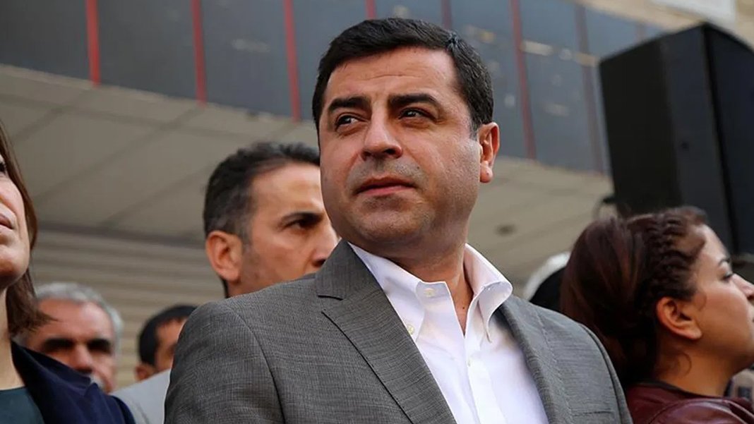 Demirtaş’ın 'cumhurbaşkanına hakaret' davası ertelendi