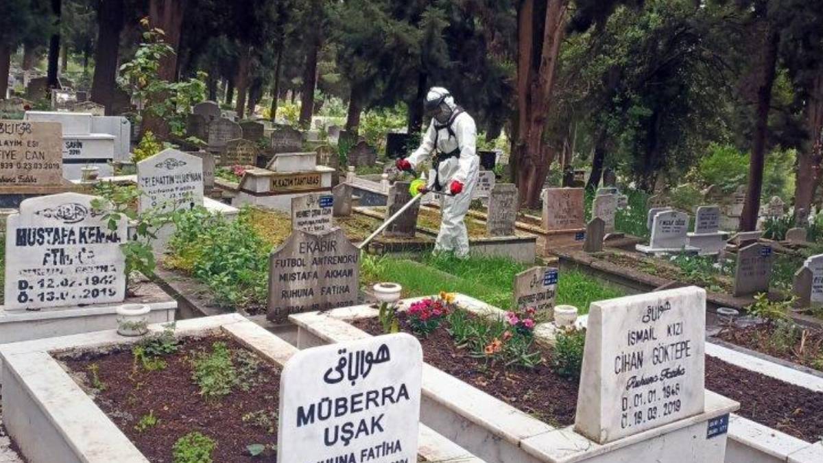 Kdz. Ereğli’de mezarlıklar bayrama hazırlanıyor