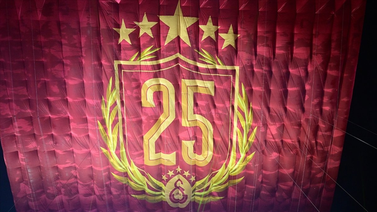 Galatasaray’ın genç yıldızlarına Bundesliga’dan 4 talip var!