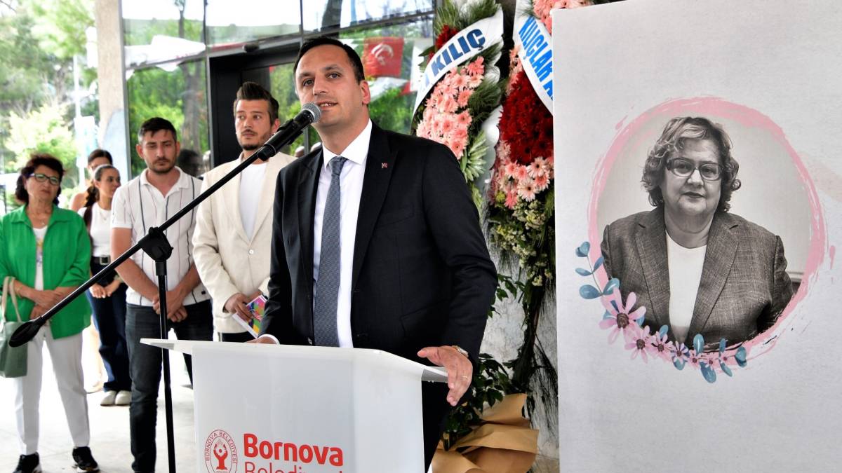 Bornova Belediyesi, emektar bürokratını onurlandırdı