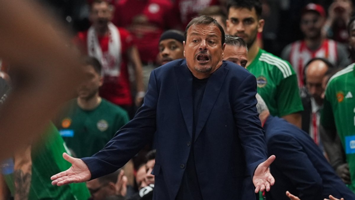 Fenerbahçe'den Ergin Ataman'a gönderme