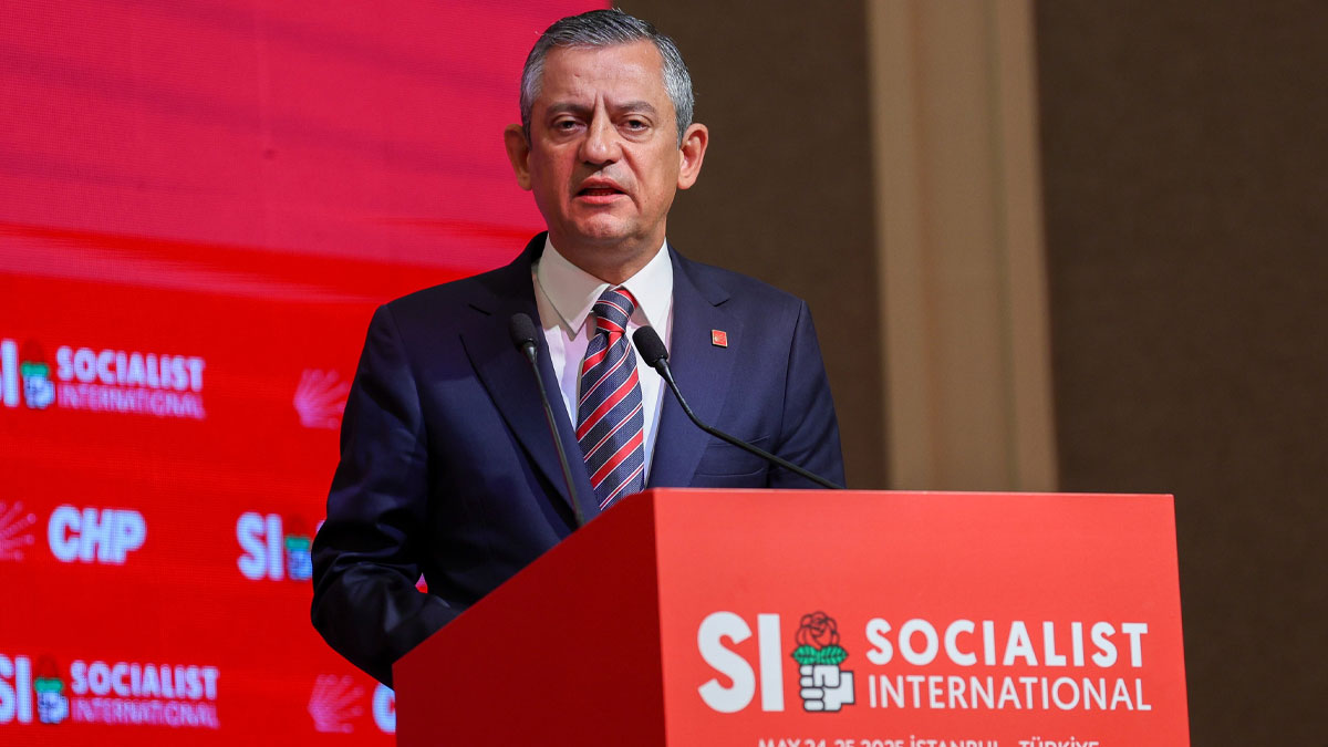 Özgür Özel: Sağ popülist dalga, adım adım daha tehlikeli hale geliyor