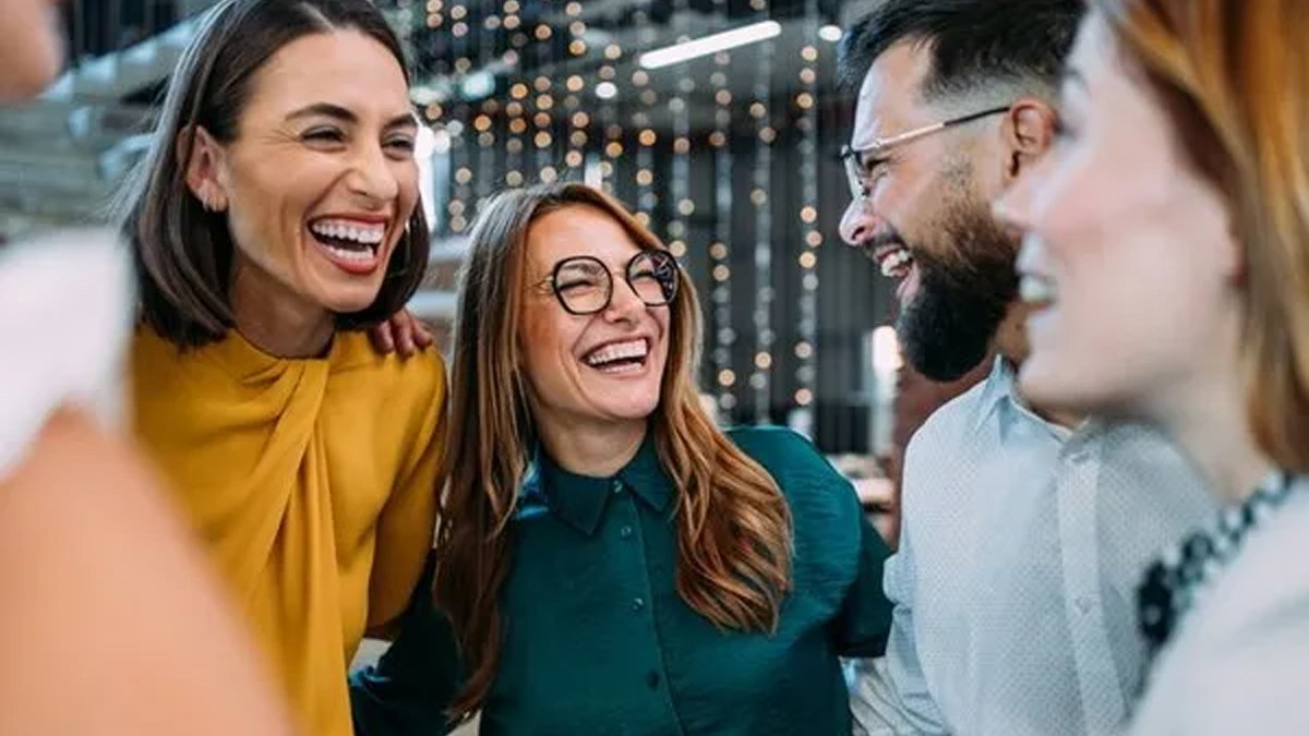 Moraliniz bozuksa bu burçlarla vakit geçirin: En pozitif ve eğlenceli 5 burç sıralandı!