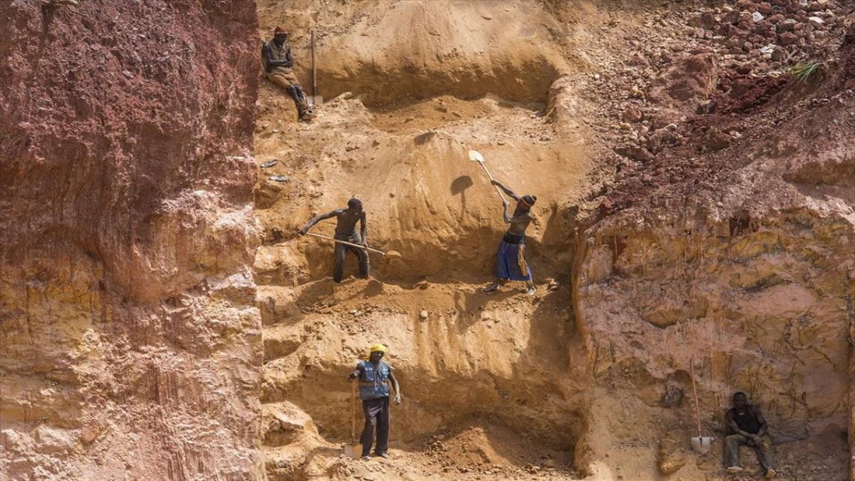 Bilim insanları şaşırtıcı bir kaynak tespit etti: Altın, Dünya’nın çekirdeğinden mi geliyor?