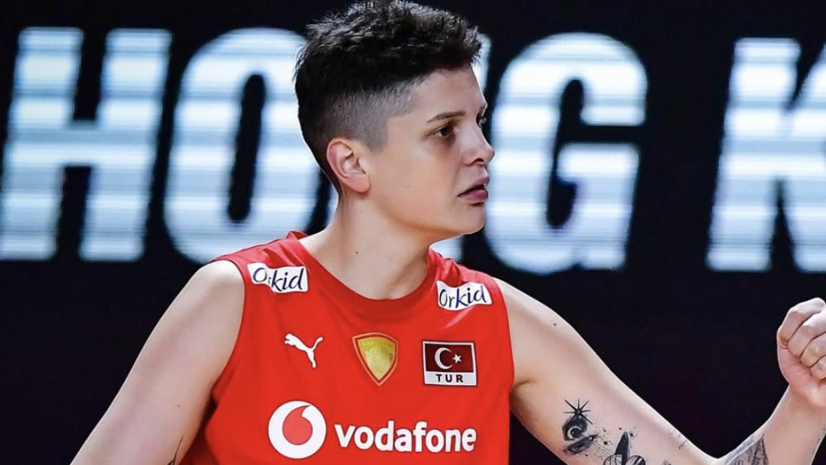 Ebrar Karakurt kararını resmen açıkladılar: Mill voleybolcunun yeni takımı