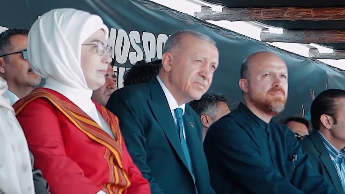 Emine Erdoğan'dan ''Karabağ Atları'' paylaşımı