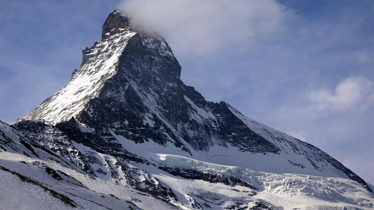 İsviçre Alplerinde 5 kayakçının cansız bedenine ulaşıldı