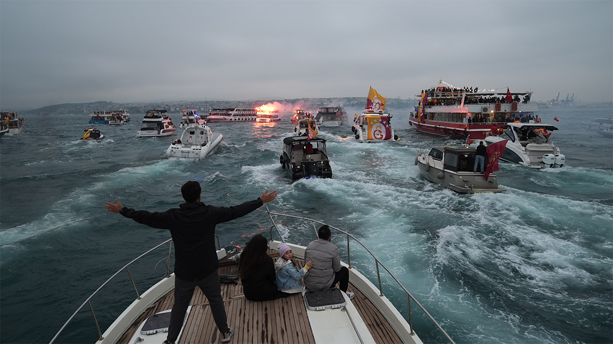 Yenikapı’da coşkulu buluşma: Galatasaray taraftarı şampiyonluğu kutluyor