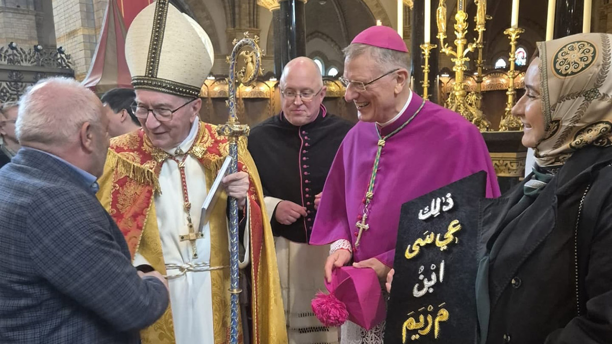 Hollanda'daki Müslüman Türk topluluğu: Kardinal Parolin'e Kur'an ayeti hediye etti