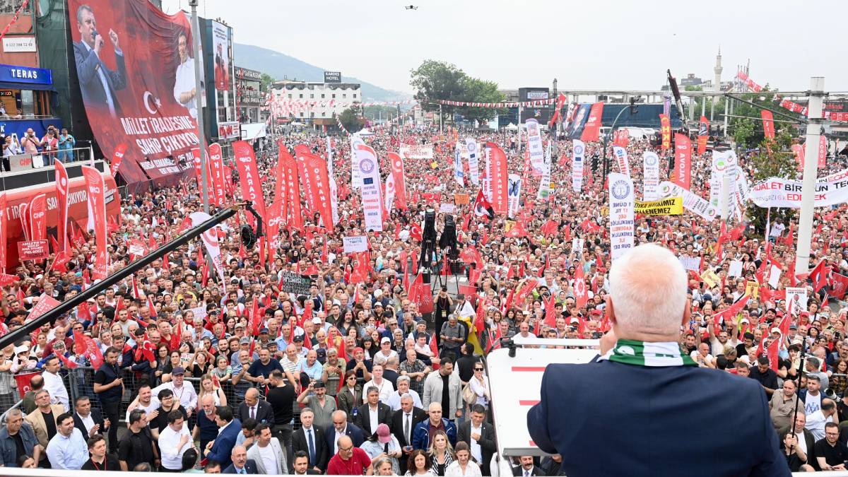 Başkan Bozbey'den adalet ve demokrasi çağrısı