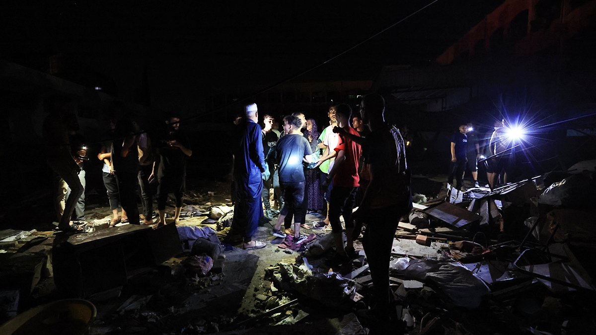 İsrail Gazze'de sivillerin sığındığı okula saldırdı: En az 25 kişi öldü, çok sayıda yaralı var