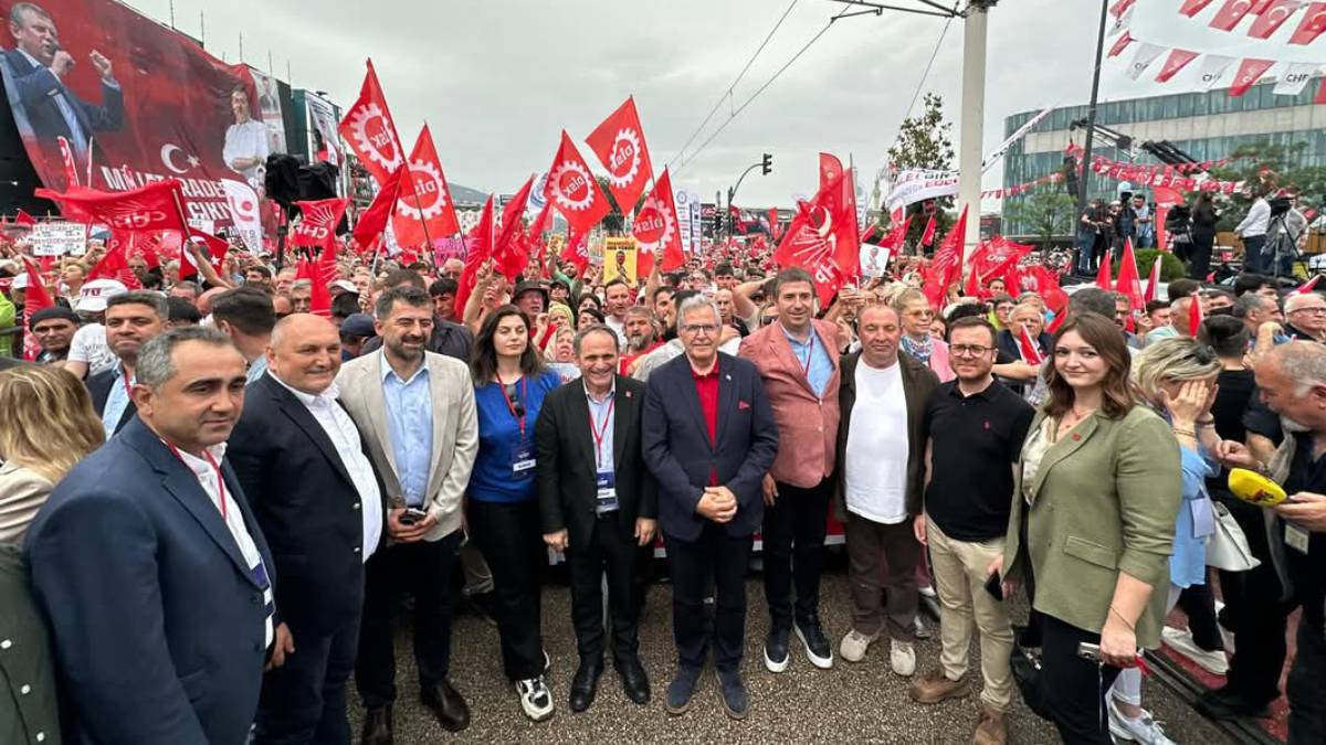 Bandırma’dan demokrasi yürüyüşüne güçlü destek