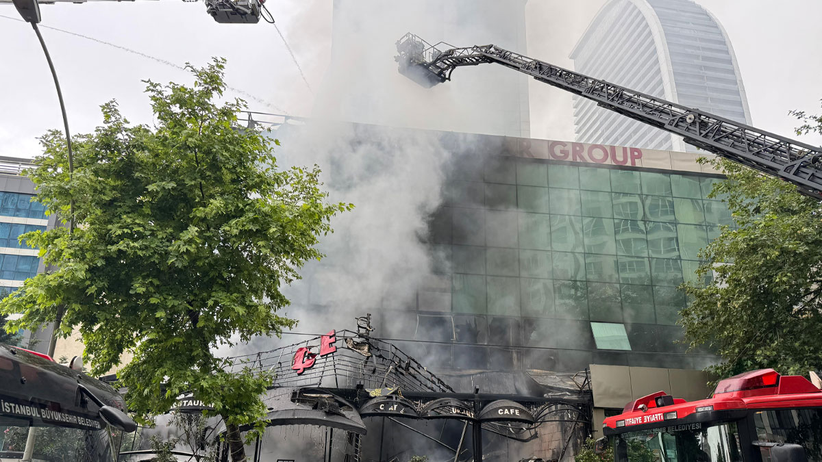 Esenyurt'ta yangın: 132 dairelik bina boşaltıldı