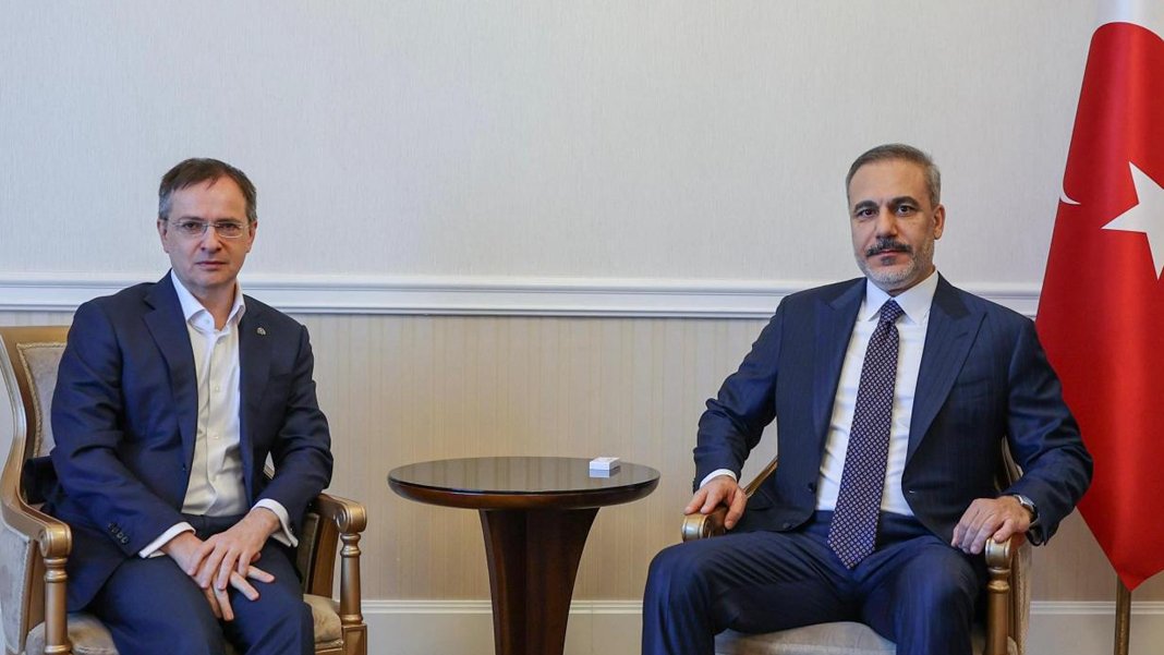 Fidan, Rusya Devlet Başkanı Putin’in Müşaviri Medinskiy ile Moskova'da görüştü