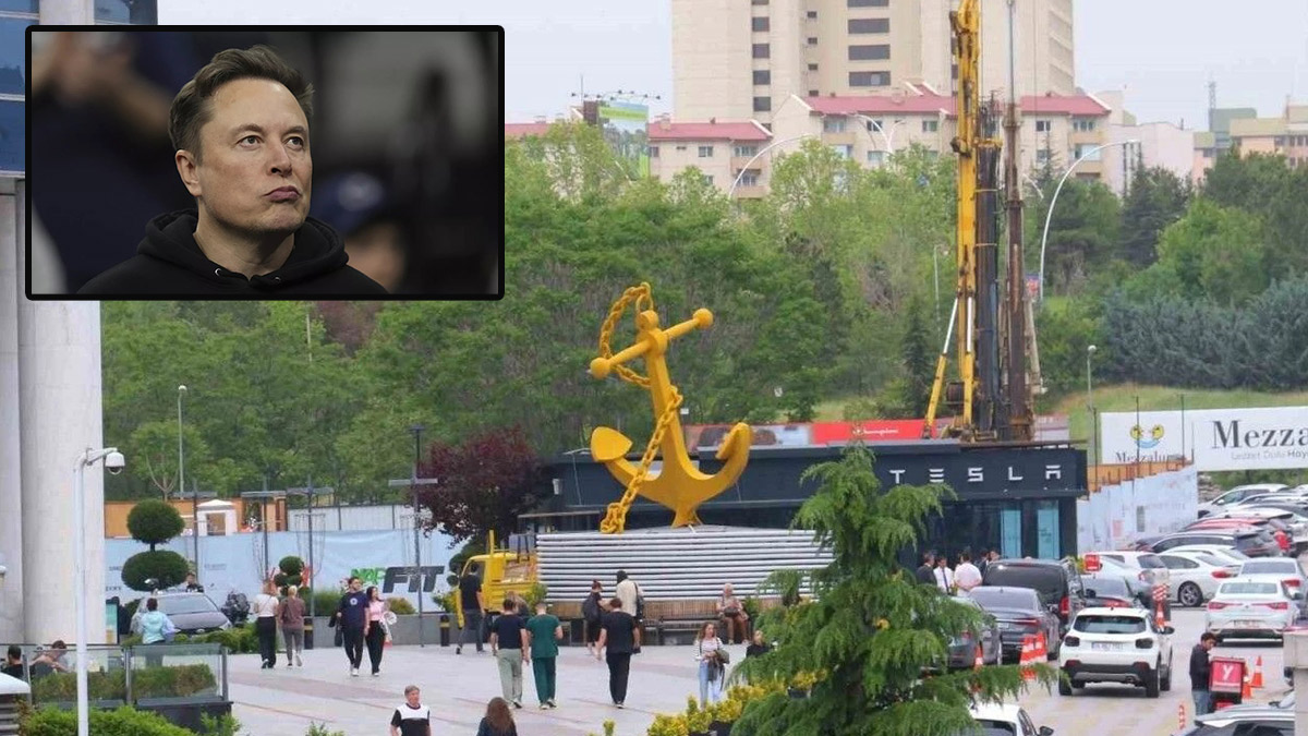 Ankara’da çıkan fırtına Tesla'nın çatısını uçurdu