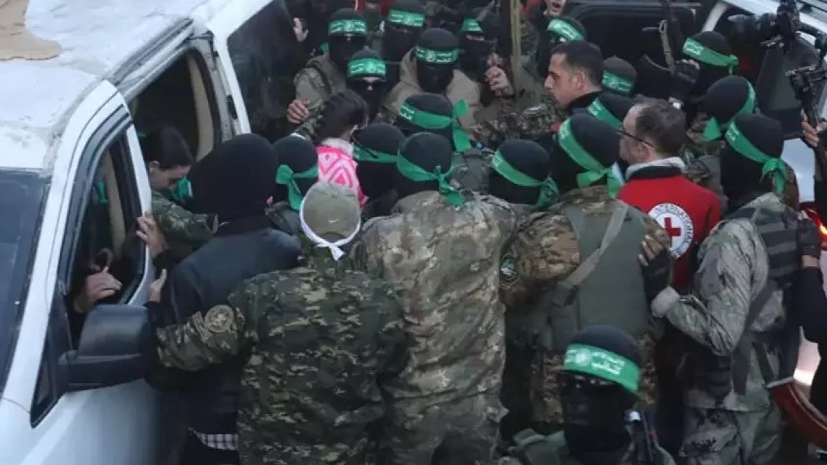 İsrail'in aylarca alıkoyduğu bazı Gazzeliler serbest bırakıldı: İşkence gördük, aç bırakıldık