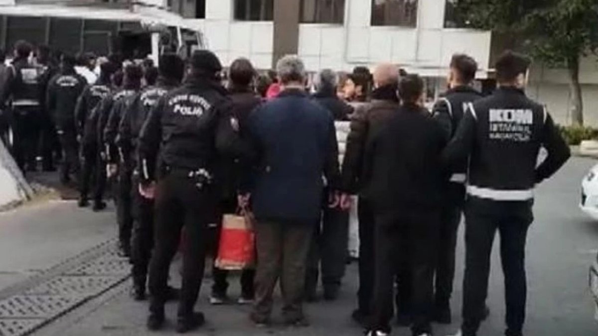 İstanbul merkezli 'FETÖ' operasyonu: Albay, binbaşı ve yüzbaşı da dahil 61 muvazzaf asker tutuklandı