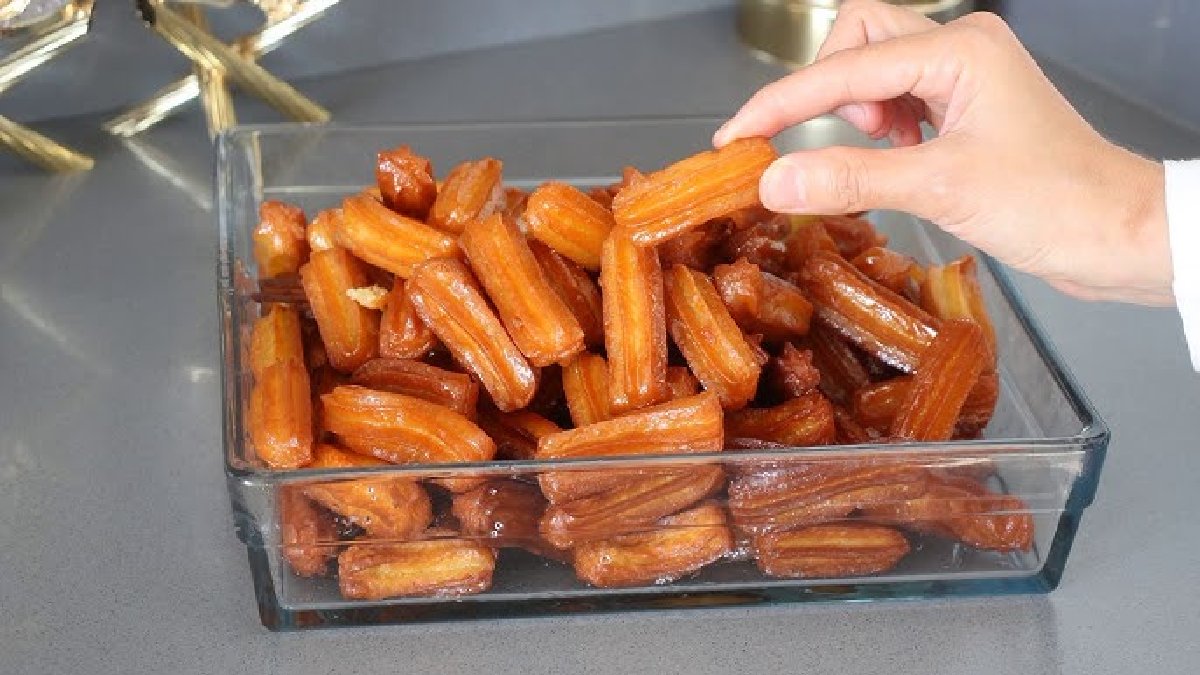 Çıtırtısı ağız sulandırıyor, şerbetiyle ağız ballandırıyor! Osmanlı’nın sevilen lezzeti: Tulumba tatlısı tarifi…