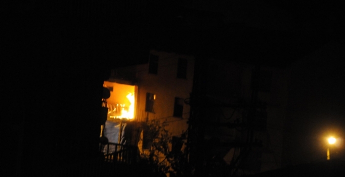 Hakkari'nin Bulak Mahallesi Bulvar Caddesi'nde korkutan tüp patlaması - Son dakika haberleri