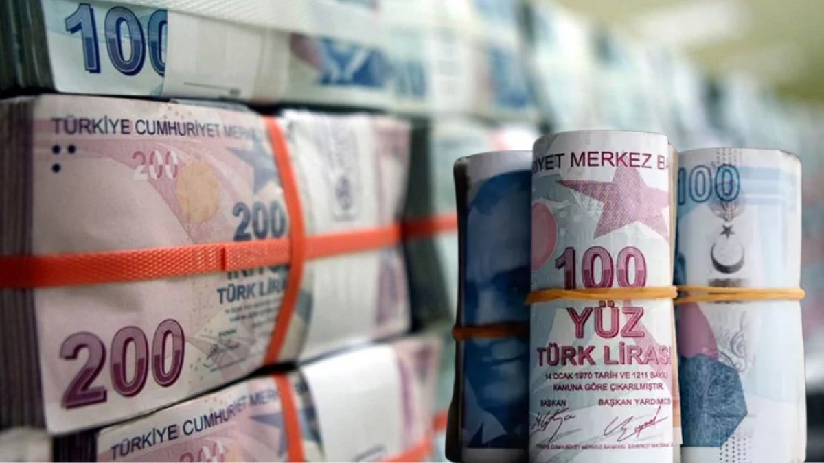 Faiz yarışı kızıştı! 2 milyon TL'yi bankaya yatıran 32 günde servet kazanıyor: işte bankaların mevduat faiz oranları