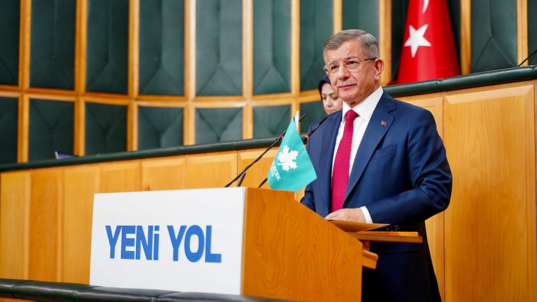 Davutoğlu'ndan silahsızlanma için 7 aşamalı yol haritası: Kürtler, Türkmenler, Araplar Türkiye’ye güveniyor