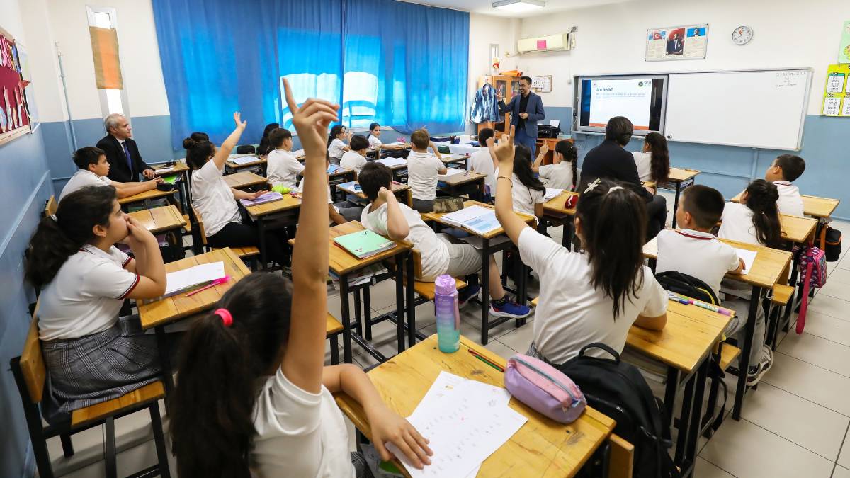 Narlıdere Belediyesinden okullarda çevre bilinci eğitimi