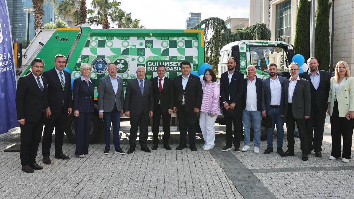 Büyükşehir’den Studeniçani Belediyesi’ne çöp kamyonu desteği