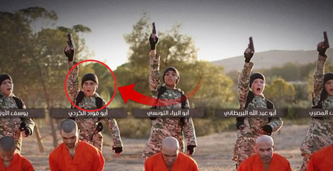 IŞİD'in paylaştığı, savaş esirlerini öldüren 5 çocuktan birinin Türkiye'den olduğu iddiası