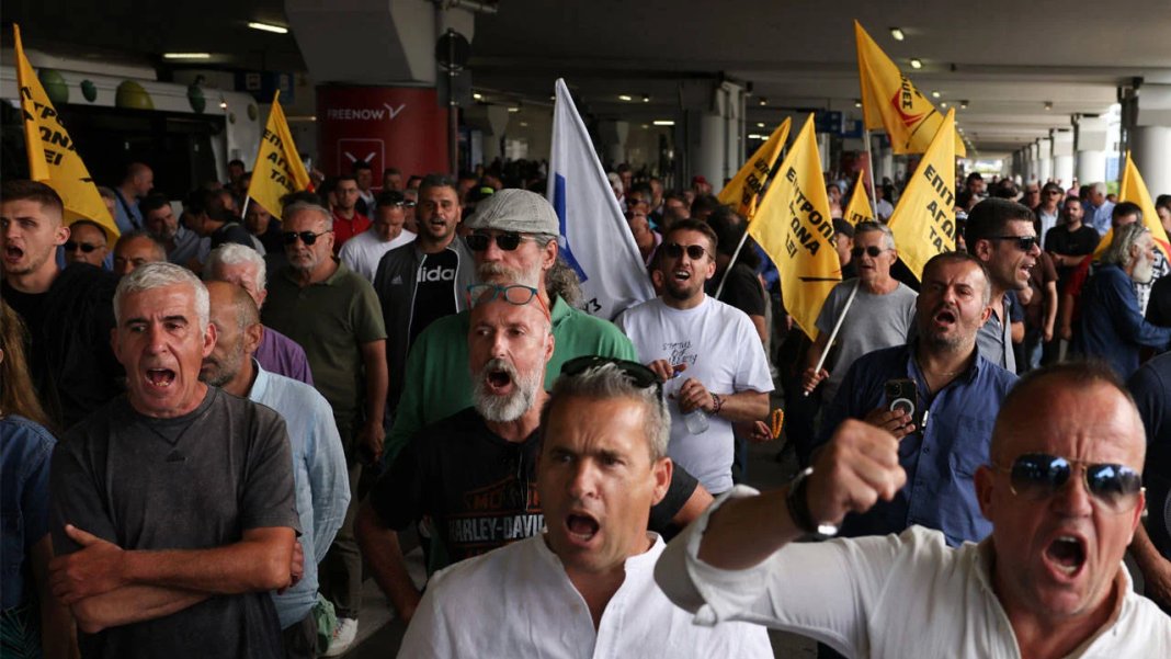 Atina'da taksicileri grevde