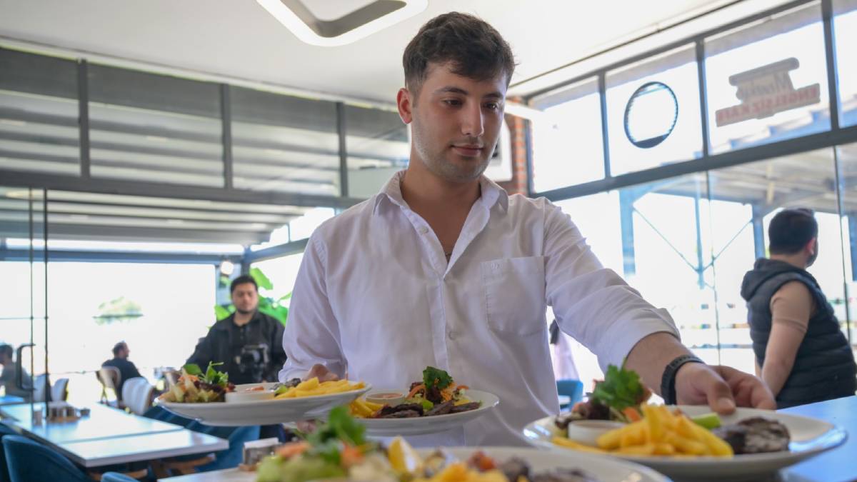 Esenyurt’a yeni bir soluk: Menekşe Engelsiz Kafe