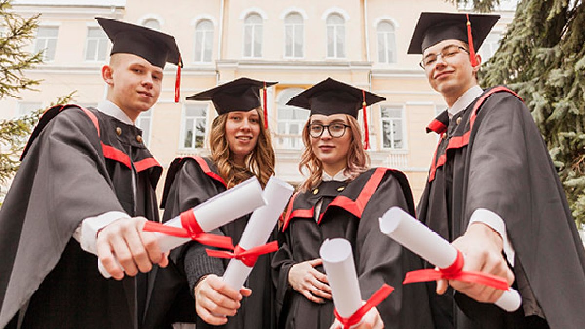 Mezun olanın işi hazır! En güçlü diplomaya sahip üniversiteler belli oldu! Herkes çocuğunu bu okullara göndermek isteyecek