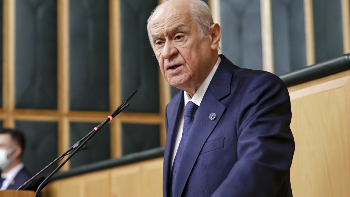 Bahçeli: İstanbul'a vurulan zincir 572 yıl önce kırıldığı gibi kırılacak