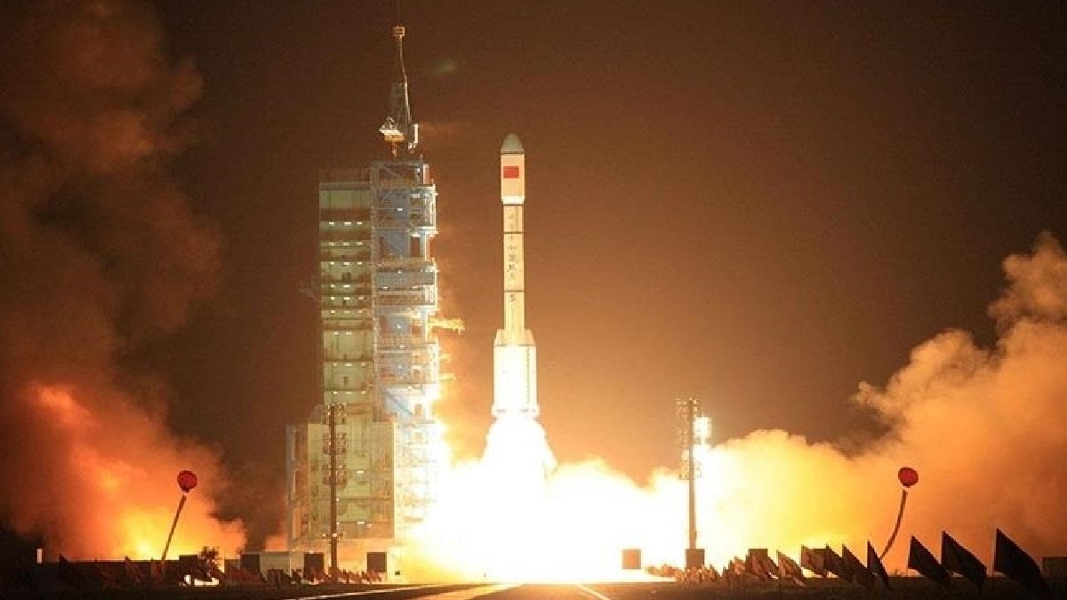 Çin, Long March ile Şıcien-26 uydusunu fırlattı