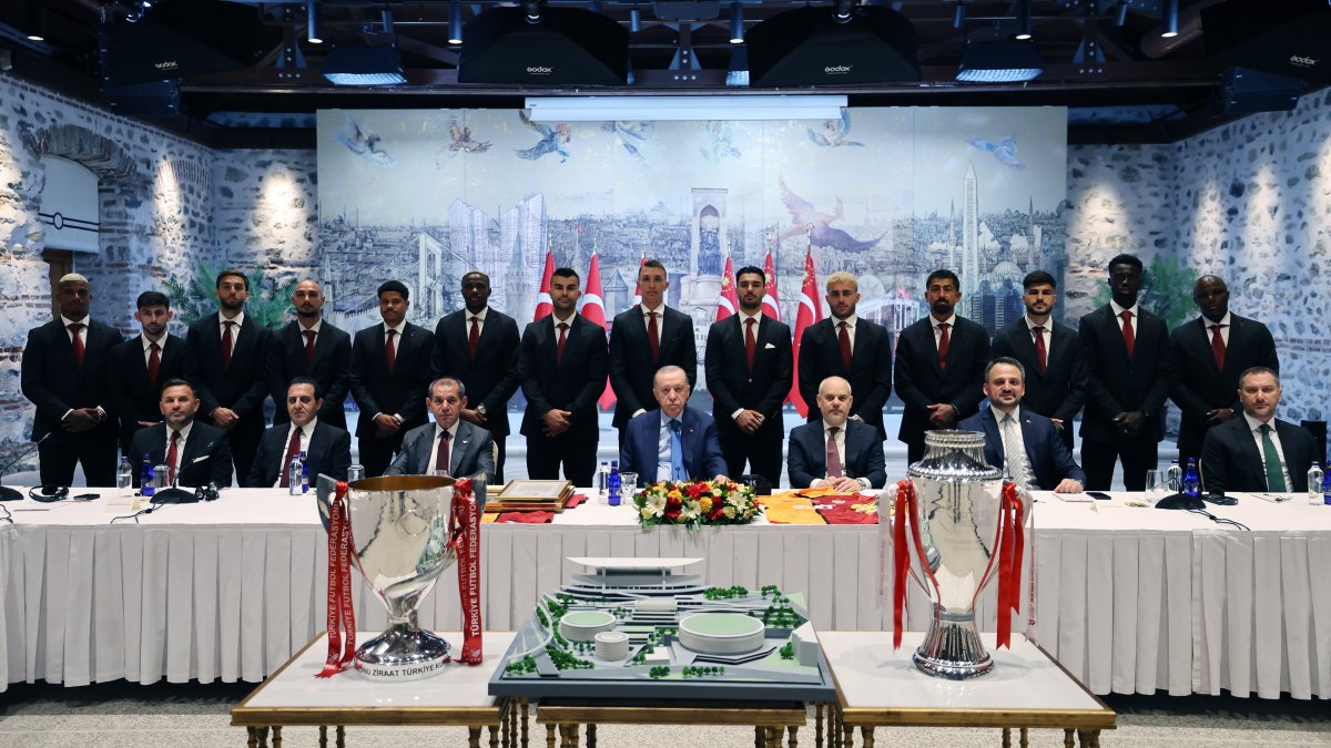 Erdoğan, şampiyon Galatasaray'ı kabul etti