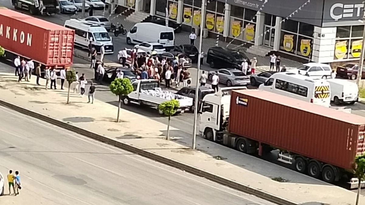 İzmir'de katliam: Aynı aileden 3 kişiyi öldürüp 2 kişiyi yaraladılar