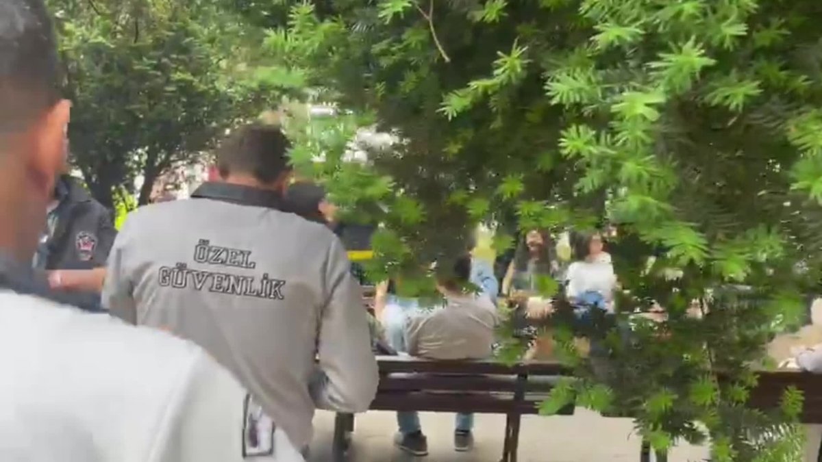 Vezneciler'de Gezi anmasına polis müdahalesi: Çok sayıda gözaltı var