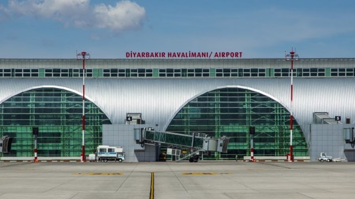 Diyarbakır Havalimanı'nda uçuşlar geçici olarak durduruldu