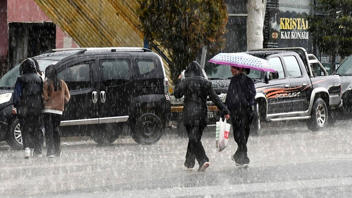 Hava durumuna dikkat! Bugün için alarm verildi: İşi olmayan evden çıkmasın