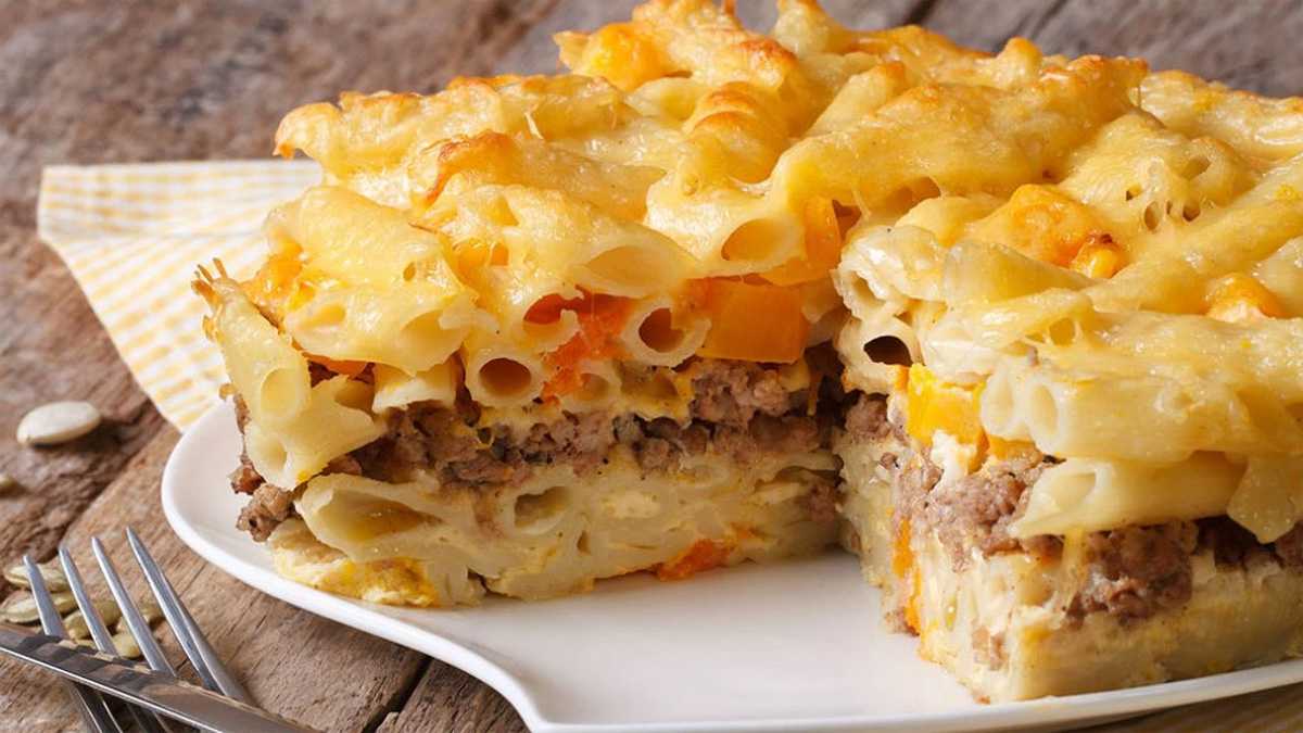 Sadece 30 dakikada fırından çıkan mucize: Lazanyaya rakip kıymalı fırın makarna tarifiyle ağızlar sulanacak!