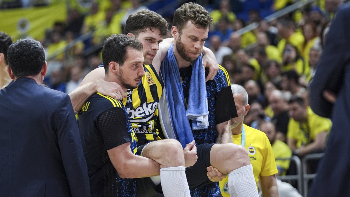Fenerbahçe'nin yıldız basketbol oyuncusu Tarık Biberovic'in sakatlığına dair son durum