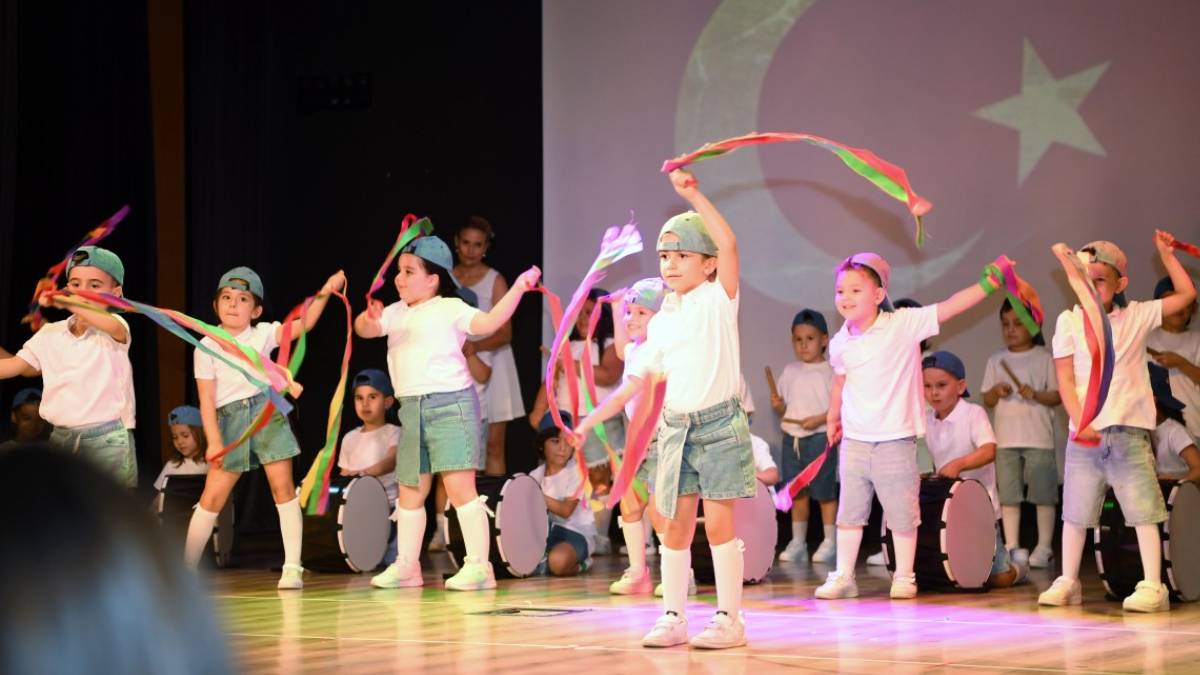 Konyaaltı kreşlerinin minikleri kep attı