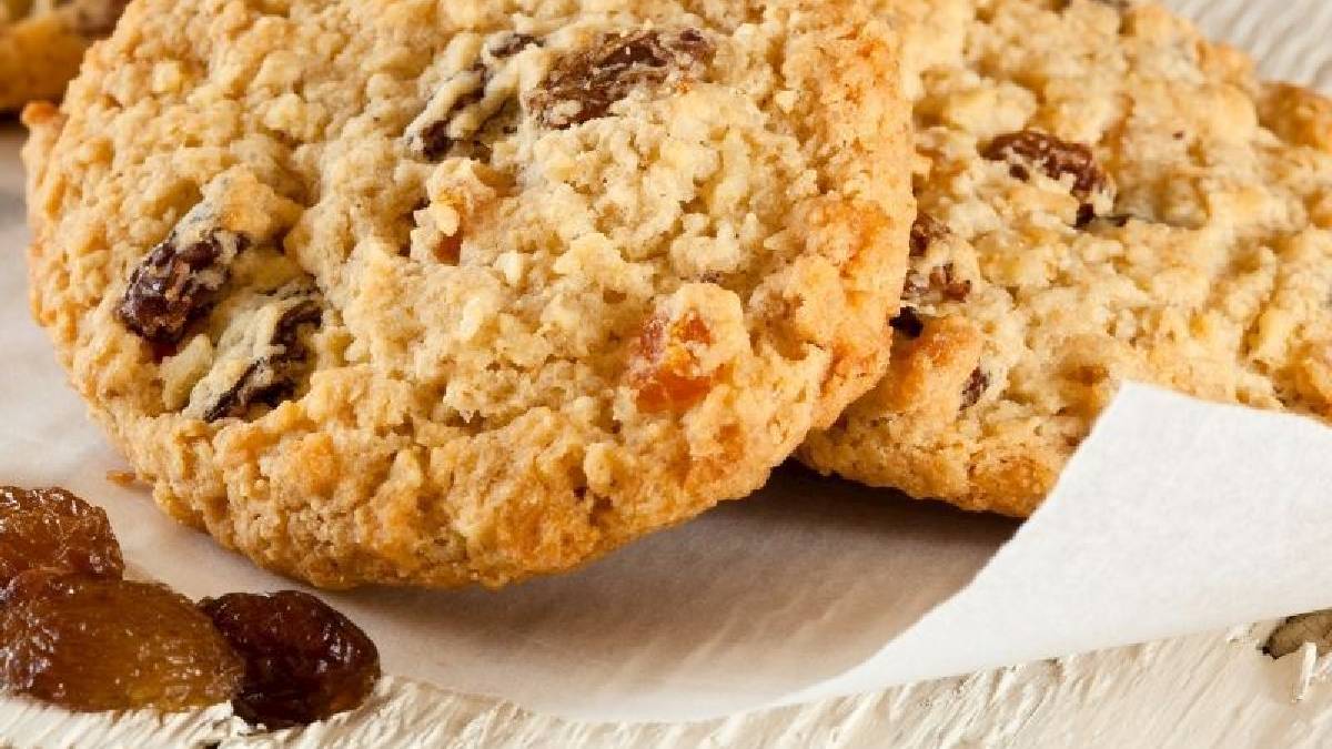 Şeker yok, lezzet ve kolaylık var! Sadece 3 malzeme ile dakikalar içinde hazır: İşte, şekersiz pratik kurabiye tarifi