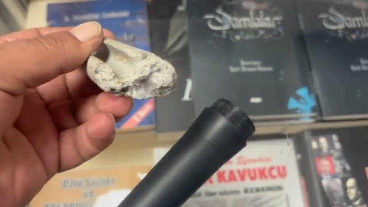 Erzincan’da tuhaf olay: Sipariş ettiği mikrofonun içinden beton çıktı